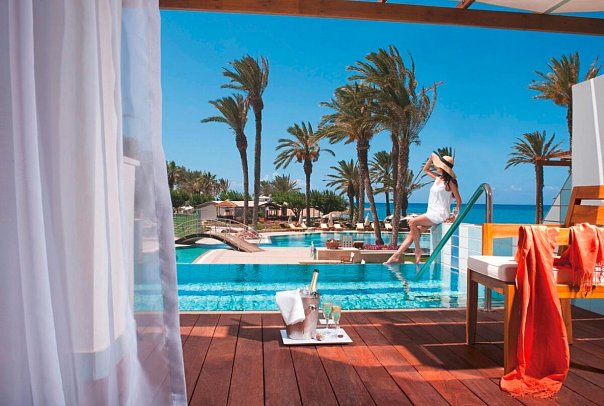 Constantinou Bros Asimina Suites - Wohnbeispiel Suite Executive Privat-Pool (Zimmercodierungen WTG & WTM)