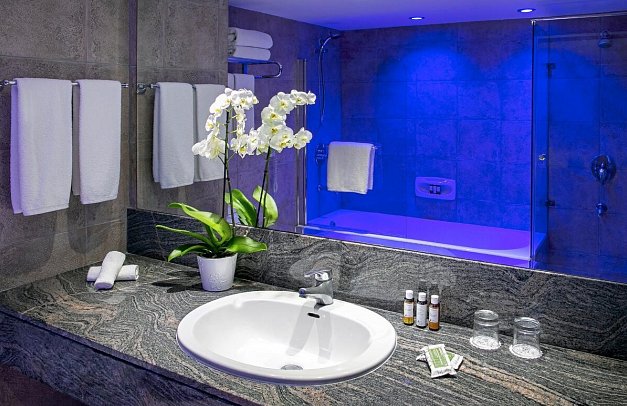Azia Resort & Spa - Badbeispiel (Zimmercodierung JMM)
