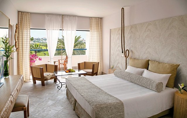 Azia Resort & Spa - Wohnbeispiel Doppelzimmer Premium Bergblick (Zimmercodierung DMB)