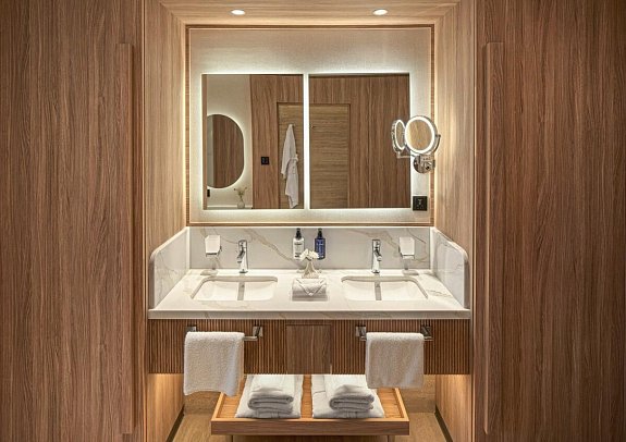 Olympic Lagoon Resort Paphos - Beispiel Bad Doppelzimmer Deluxe (Zimmercodierungen DP1, DDL, DDN & DDM)