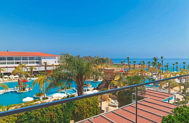 Olympic Lagoon Resort Paphos - Wohnbeispiel Doppelzimmer Superior Pool- und Meerblick (Zimmercodierung DSM)