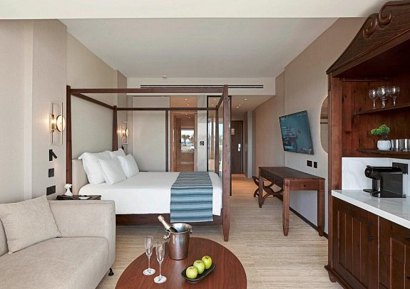 Olympic Lagoon Resort Paphos - Wohnbeispiel Fisherman´s Juniorsuite Poolblick (Zimmercodierung J2P)