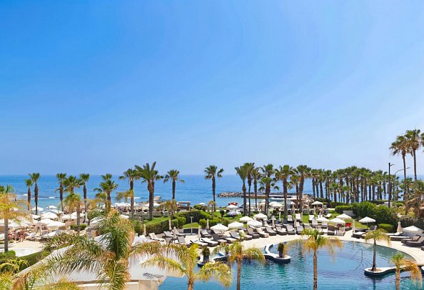 Olympic Lagoon Resort Paphos - Beispiel Ausblick Fisherman´s Juniorsuite Poolblick (Zimmercodierung J2P)