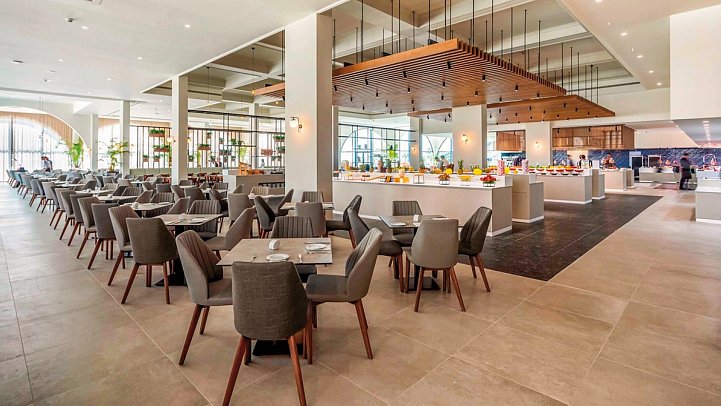 Louis Phaethon Beach