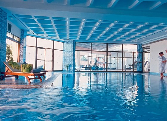 Constantinou Bros Athena Royal Beach