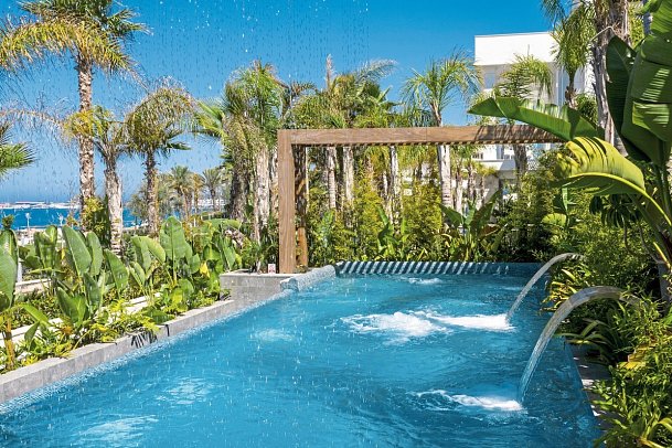 Amavi MadeForTwo Hotels