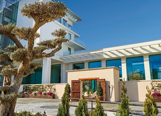 Amavi MadeForTwo Hotels