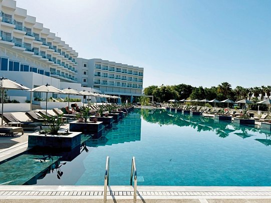 Cali Resort & Spa - Designed for adults by Louis Hotels