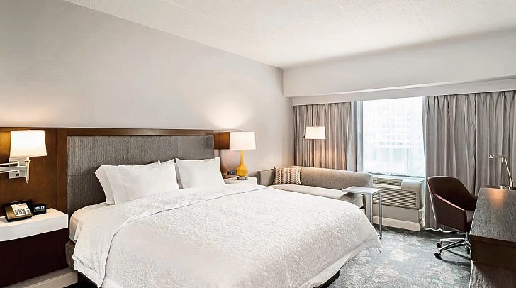 Hampton Inn Center City Philadelphia - Wohnbeispiel Standard Room 1 King Bed (Zimmercodierung UG2)