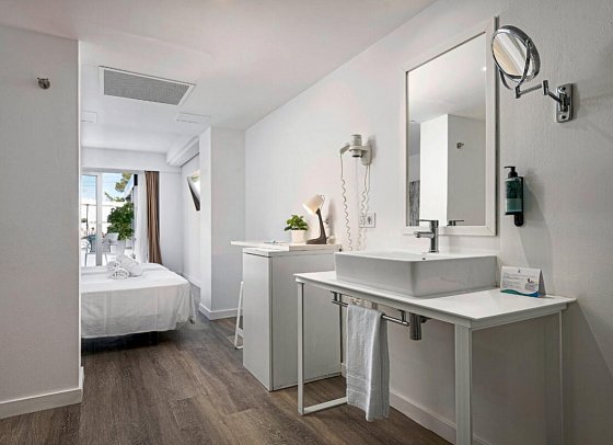 Welikehotel Triton Beach - Wohnbeispiel Juniorsuite (Zimmercodierung JB1)