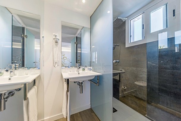 Welikehotel Triton Beach - Beispiel Bad (Zimmercodierungen DB1, DS1, DD1 & JB1)