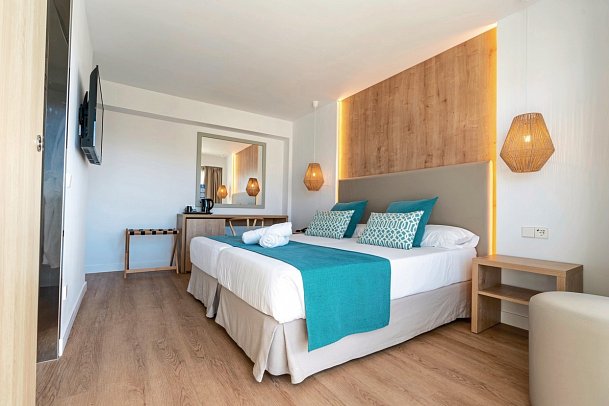 Bahía de Alcudia & Spa - Wohnbeispiel Doppelzimmer Comfort obere Etage (Zimmercodierung DFD)