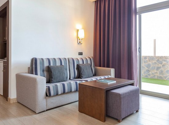 Marins Beach Club - Wohnbeispiel Suite Erdgeschoss mit Terrasse (Zimmercodierung WB2)