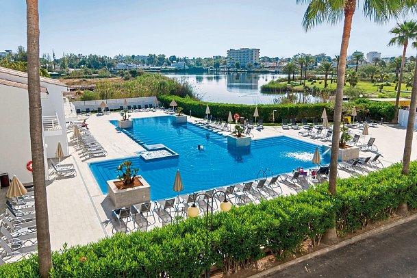 Eix Lagotel Holiday Resort