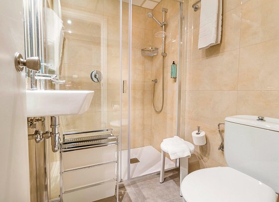 Eix Lagotel Holiday Resort - Beispiel Bad (Zimmercodierungen DB1, DB2, FB1, FB2, AB1 & AB2)