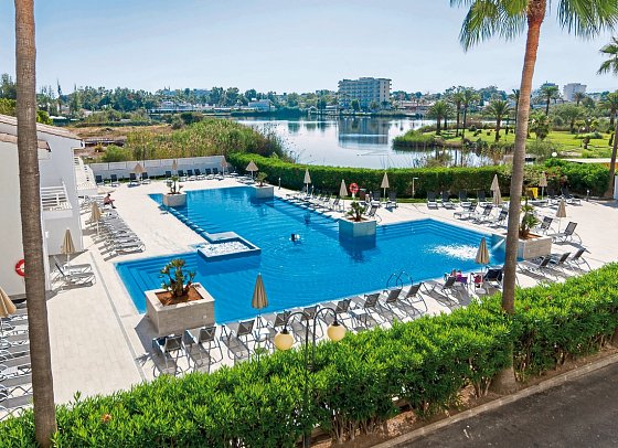 Eix Lagotel Holiday Resort