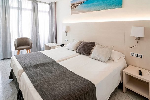 Amic Horizonte - Wohnbeispiel Doppelzimmer Nebengebäude (Zimmercodierungen DBV & DCV)