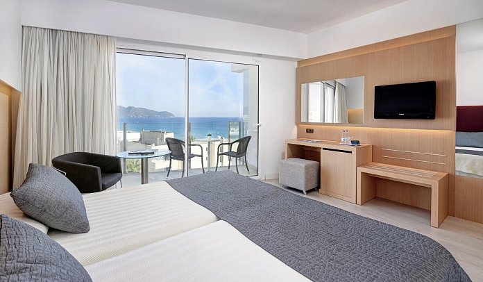 CM Playa del Moro - Wohnbeispiel Doppelzimmer seitl. Meerblick (Zimmercodierungen DPN, D1N & D2N)