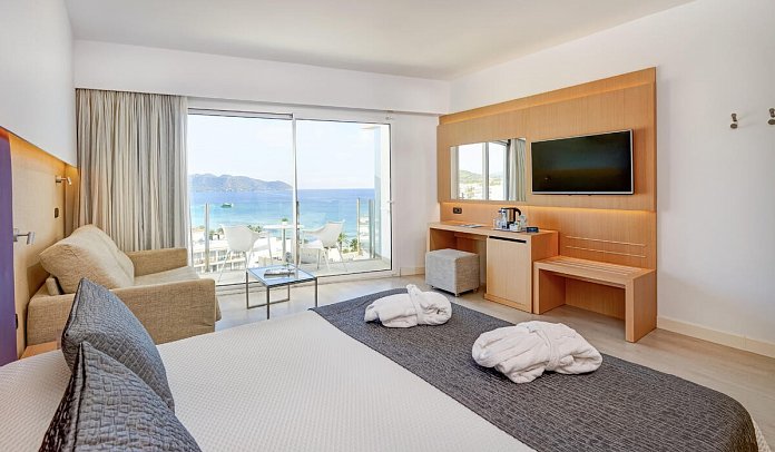 CM Playa del Moro - Wohnbeispiel Juniorsuite seitl. Meerblick (Zimmercodierung JBN)