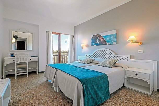 Pinos Playa - Wohnbeispiel Doppelzimmer seitl. Meerblick (Zimmercodierung DBN)