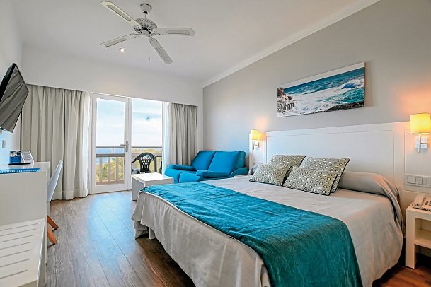 Pinos Playa - Wohnbeispiel Doppelzimmer Meerblick (Zimmercodierung DBM)