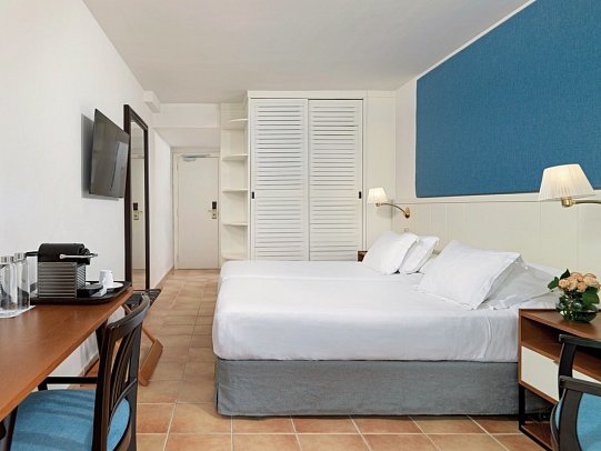 H10 Blue Mar - Wohnbeispiel Doppelzimmer Superior Meerblick (Zimmercodierung DSM)