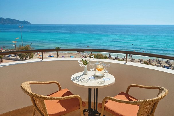 Hipotels Hipocampo Playa - Beispiel Balkon Doppelzimmer Meerblick (Zimmercodierung DBM)