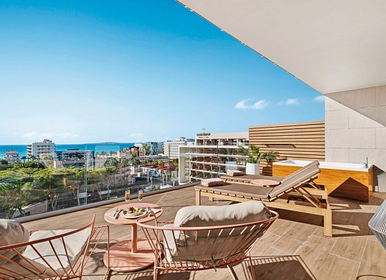 Aubamar Palma Resort - Wohnbeispiel Suite Pool - und Meerblick (Zimmercodierung WBM)