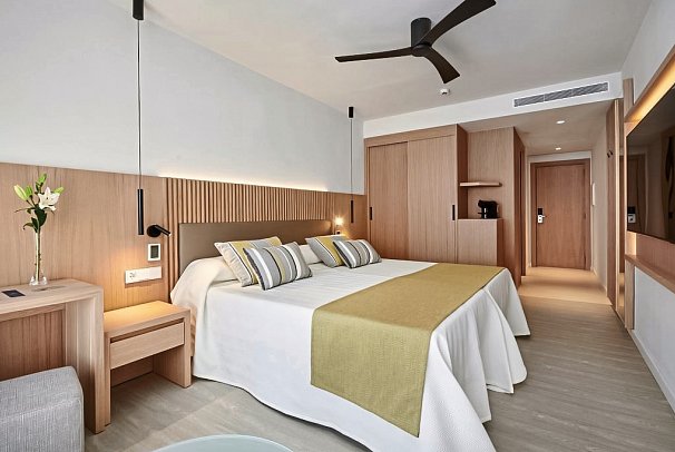 Hipotels Mediterraneo - Wohnbeispiel Doppelzimmer Select Meerblick (Zimmercodierung DNM)