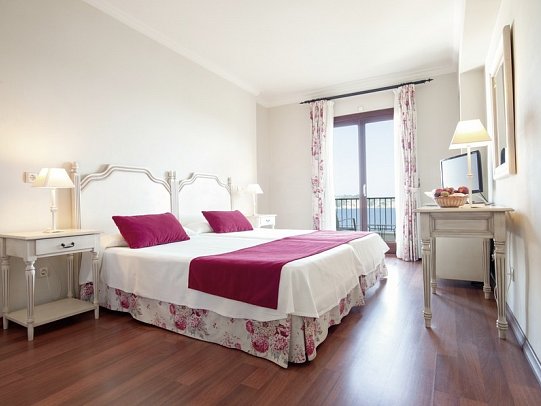 Cala Fornells - Wohnbeispiel Doppelzimmer Meerblick (Zimmercodierung DBM)