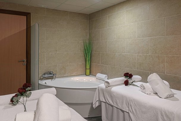 Alua Gran Camp de Mar