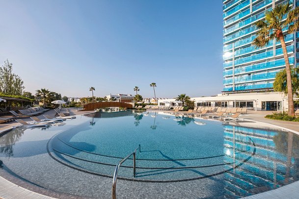 BG Tonga Tower Design Hotel & Suites