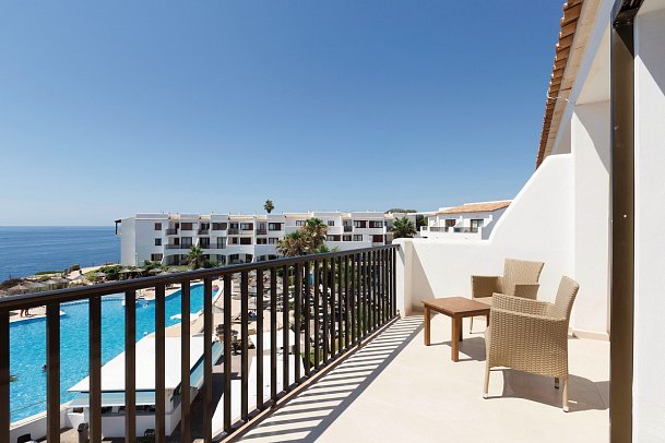 Alua Suites Las Rocas - Beispiel Balkon Suite 2 Schlafzimmer (Zimmercodierung WB2)