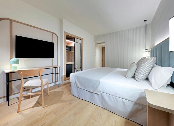 Alua Linda Mallorca - Wohnbeispiel Doppelzimmer Poolblick (Zimmercodierungen DBP & DCP)