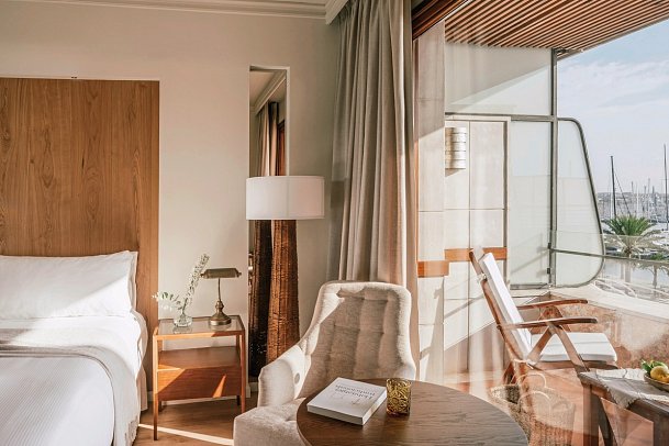 Victoria Gran Meliá - Wohnbeispiel Doppelzimmer Premium Meer- und Kathedralenblick (Zimmercodierung DM1)