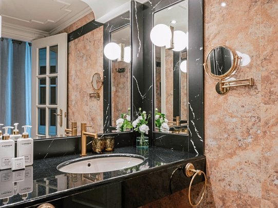 Victoria Gran Meliá - Wohnbeispiel Doppelzimmer Premium Meer- und Kathedralenblick (Zimmercodierung DM1)