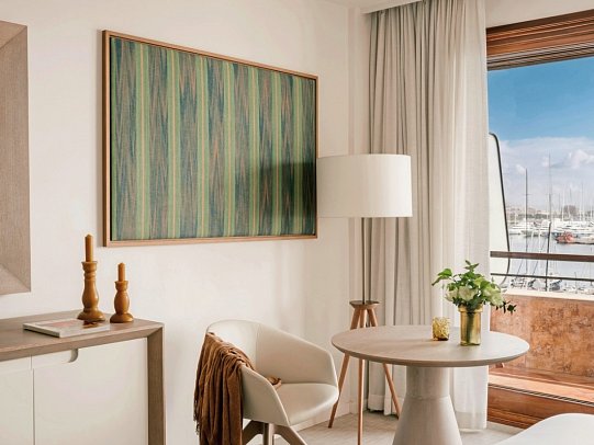 Victoria Gran Meliá - Wohnbeispiel Doppelzimmer Supreme Redlevel Meer- und Kathedralenblick (Zimmercodierung DM2)