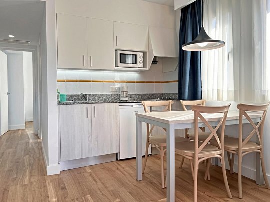 Ciudad Laurel - Wohnbeispiel Appartement 1 Schlafzimmer Premium (Zimmercodierungen AM1 & AMP)