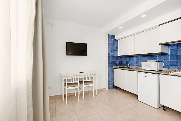 AluaSun Continental Park - Wohnbeispiel Apt. 1 Schlafzimmer (Zimmercodierung AB1)