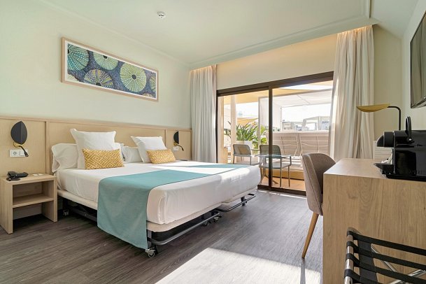 AluaSoul Palma - Wohnbeispiel Doppelzimmer Premium My Favourite Club mit Bali Bett (Zimmercodierung DM1)