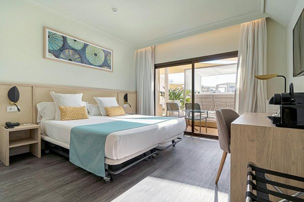 AluaSoul Palma - Wohnbeispiel Doppelzimmer Premium My Favourite Club mit Bali Bett (Zimmercodierung DM1)