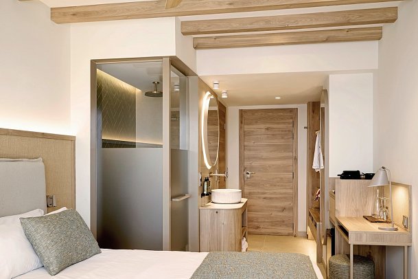 Iberostar Selection Es Trenc - Wohnbeispiel Doppelzimmer Meerblick (Zimmercodierungen D1M, D2M, D1D, D2D, DO1 & DO2)