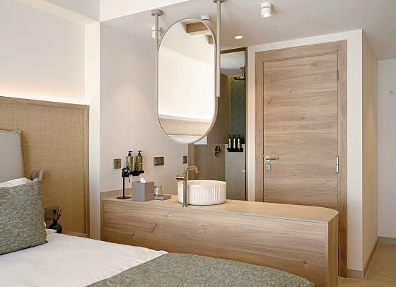 Iberostar Selection Es Trenc - Wohnbeispiel Doppelzimmer Meerblick mit Verbindungstür (Zimmercodierungen D1V & D2V)