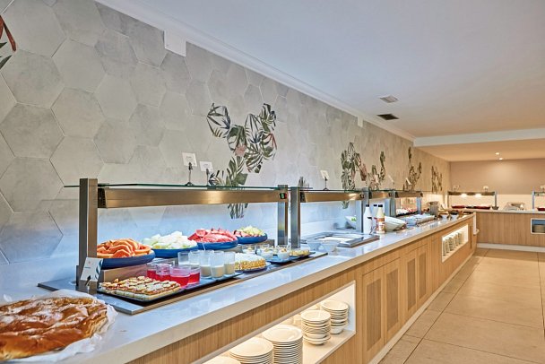 Universal Aparthotel Don Camilo