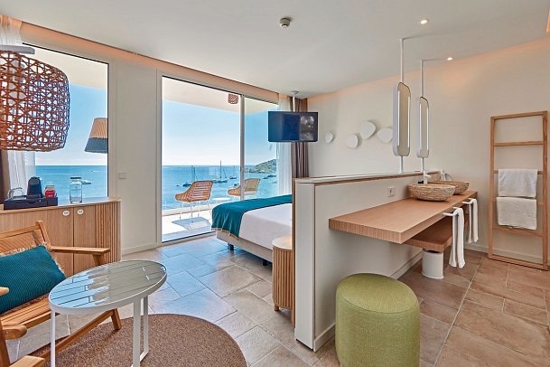 Universal Hotel Aquamarin - Wohnbeispiel Doppelzimmer Superior Meerblick (Zimmercodierung DSM)