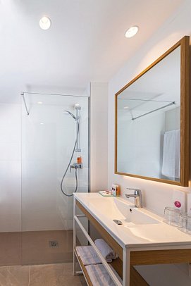 JS Portocolom Suites - Beispiel Bad (Zimmercodierungen WB1, WP1 & WP2)