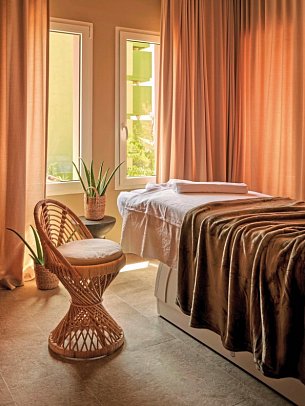 Bikini Island & Mountain Hotel Es Trenc