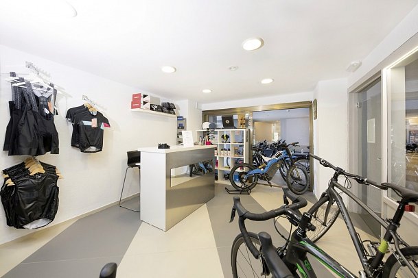 Be Live Adults Only Marivent