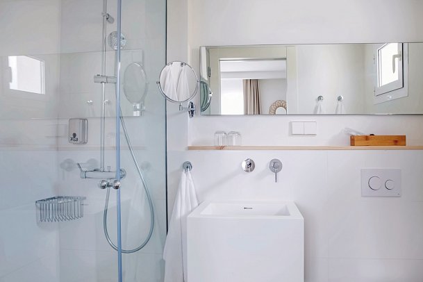 HM Alma Beach - Beispiel Bad Doppelzimmer (ohne Balkon) (Zimmercodierung DB1)