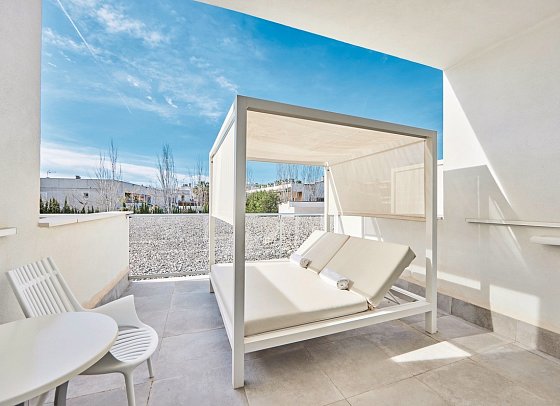 Astoria Playa - Wohnbeispiel Doppelzimmer grosser Balkon mit Bali Bed (Zimmercodierung DB2)